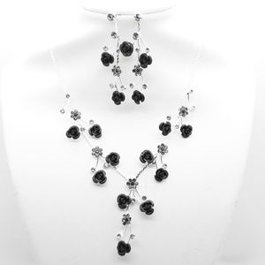 Black Roses Necklace Set